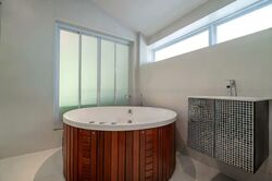Sommerville Road (D13), Detached #490563411